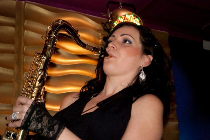 female saxophone player bikaner